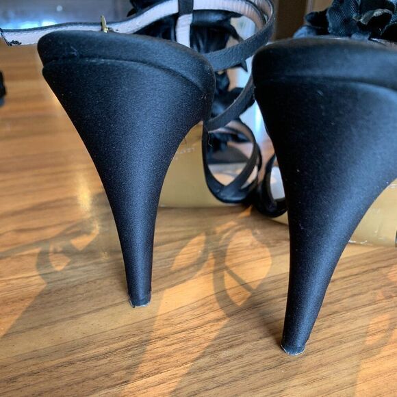 Shoe, Red Carpet by Town Shoes, EUC, sz 7.5, strappy stiletto, Blk satin, flower - Picture 4 of 14